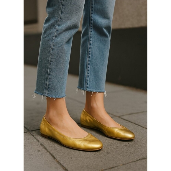 Tory Burch Gold Leather Ballet Flats Medallion Women’s Size 9 - Picture 1 of 12